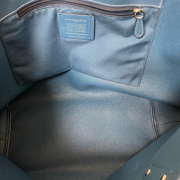 Coach - Picture 3 of 3